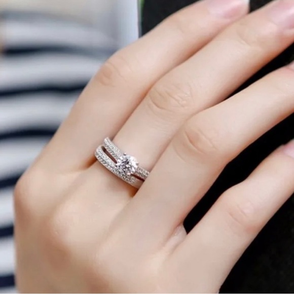 925 Sterling Silver Mossanite Diamond Engagement Wedding Ring Set - Picture 2 of 5